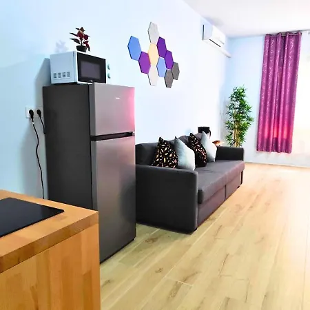 Apartmanhotel Ynfinity 3*