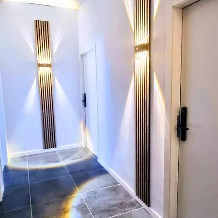 Ynfinity فالنسيا