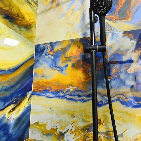 Ynfinity فالنسيا